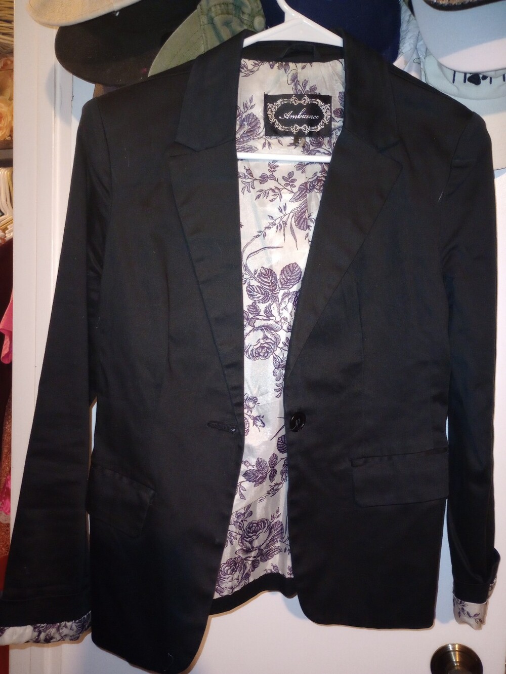 BLACK BLAZER